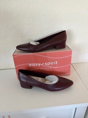NIB Easy Spirit Low Pumps Dark Red Calla3 SZ 9.5 M